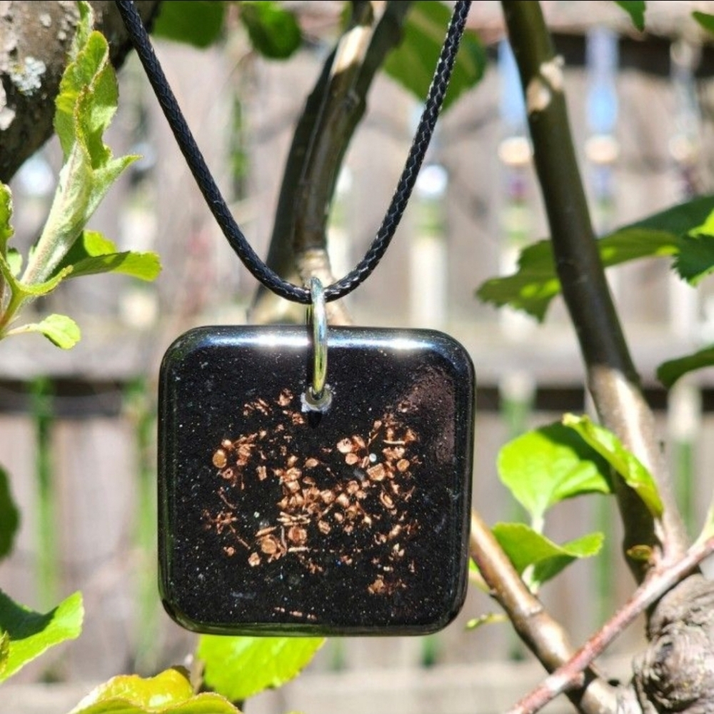 Ground Glow II, Enhance Positivity and Confidence: Harness Shungite's Grounding